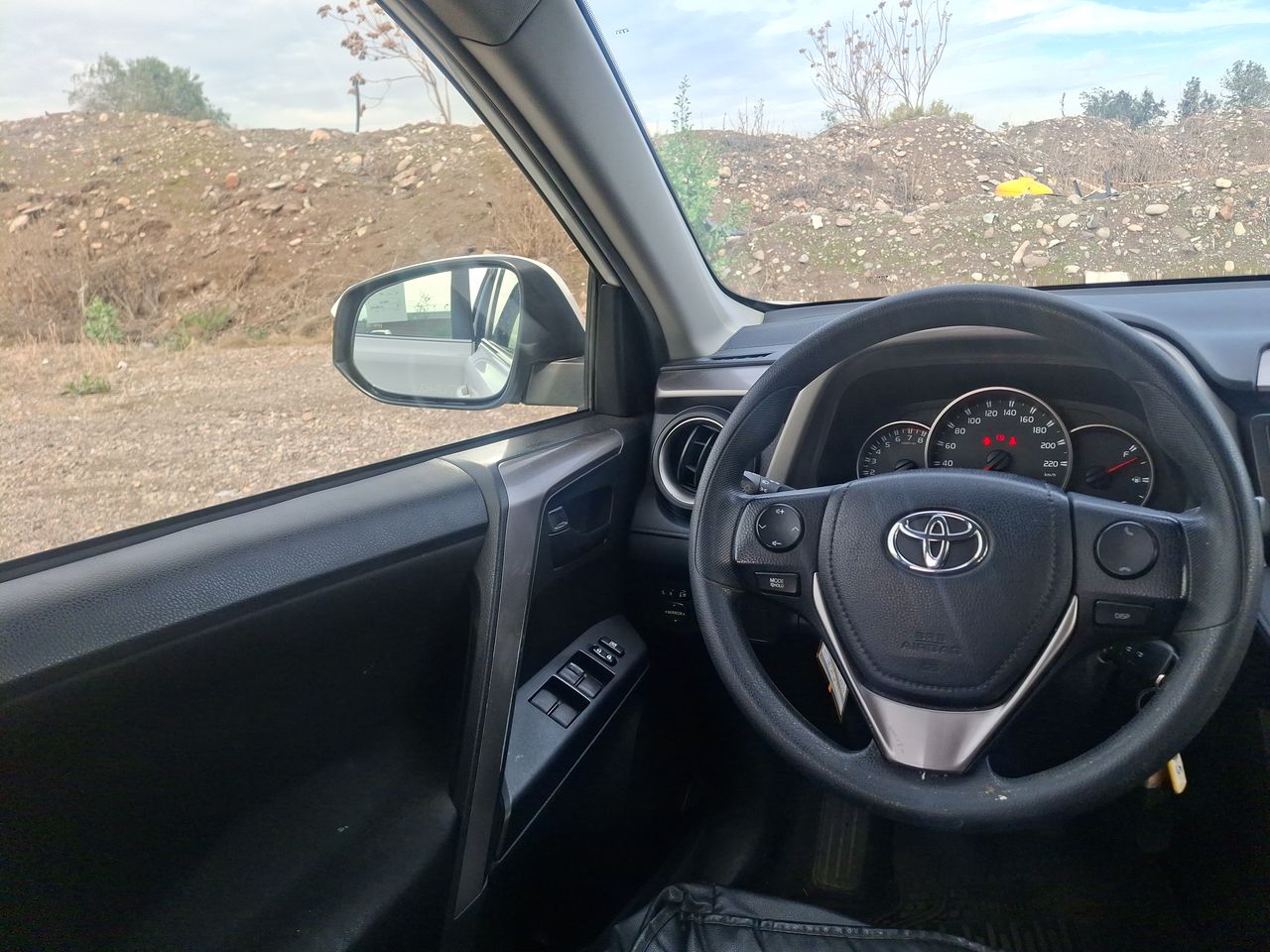 Toyota RAV4 — foto 9 de 23