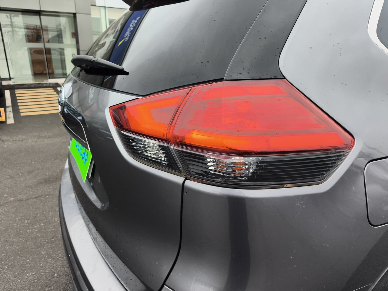 NISSAN - 10
