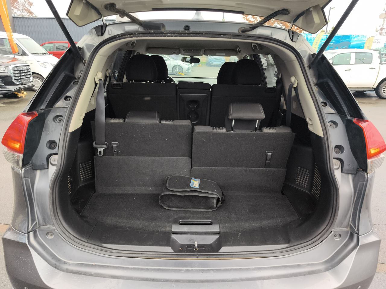 NISSAN - 11