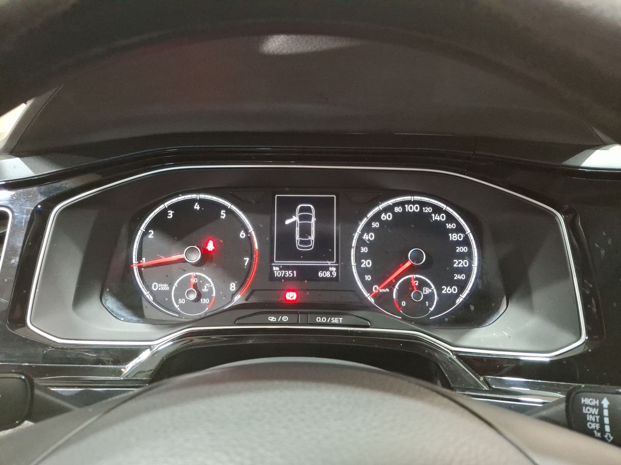 VOLKSWAGEN - 24