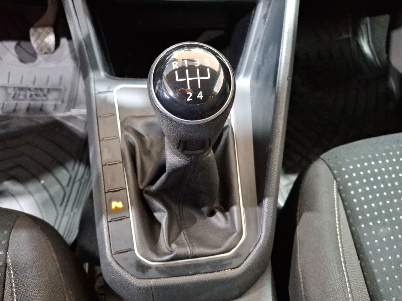 VOLKSWAGEN - 28