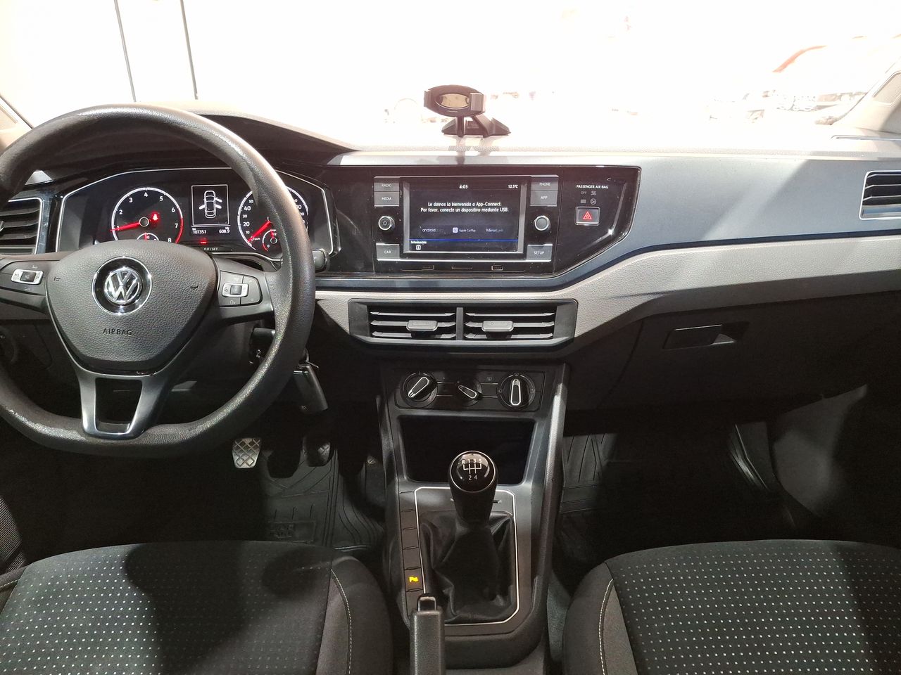 VOLKSWAGEN - 29