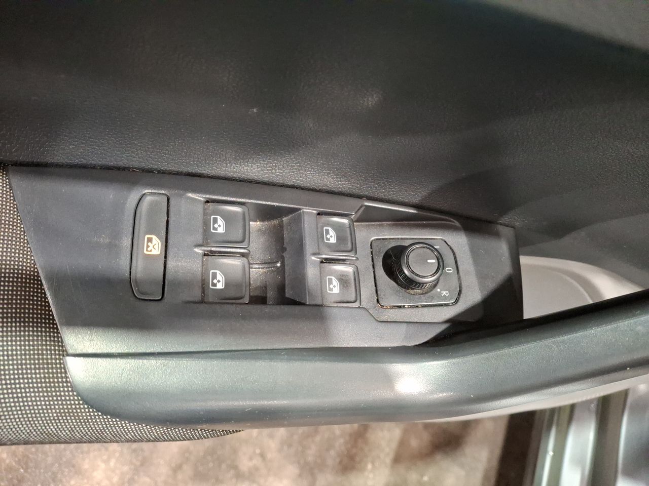 VOLKSWAGEN - 20