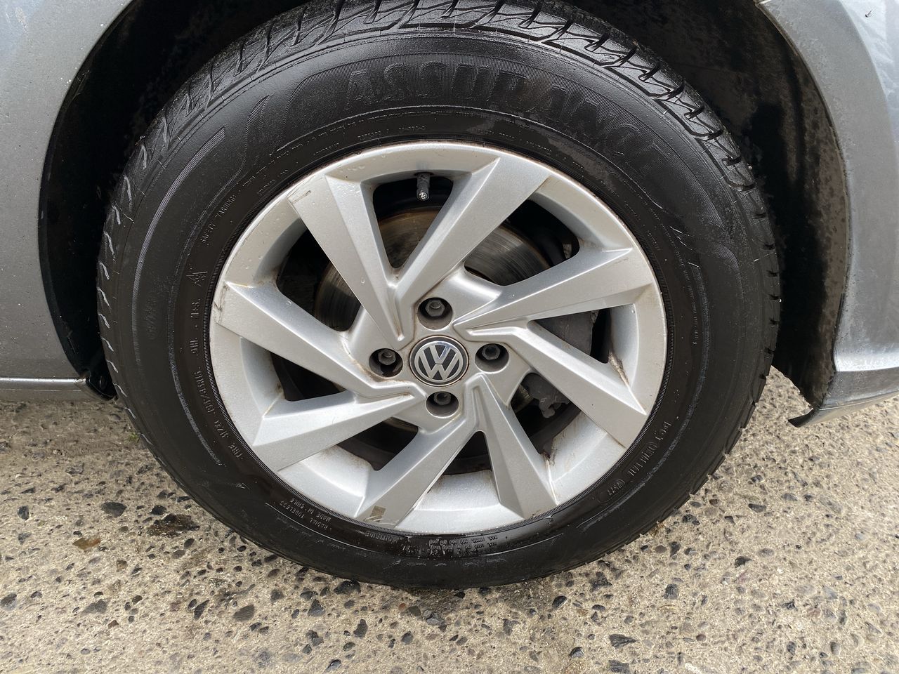 VOLKSWAGEN - 17