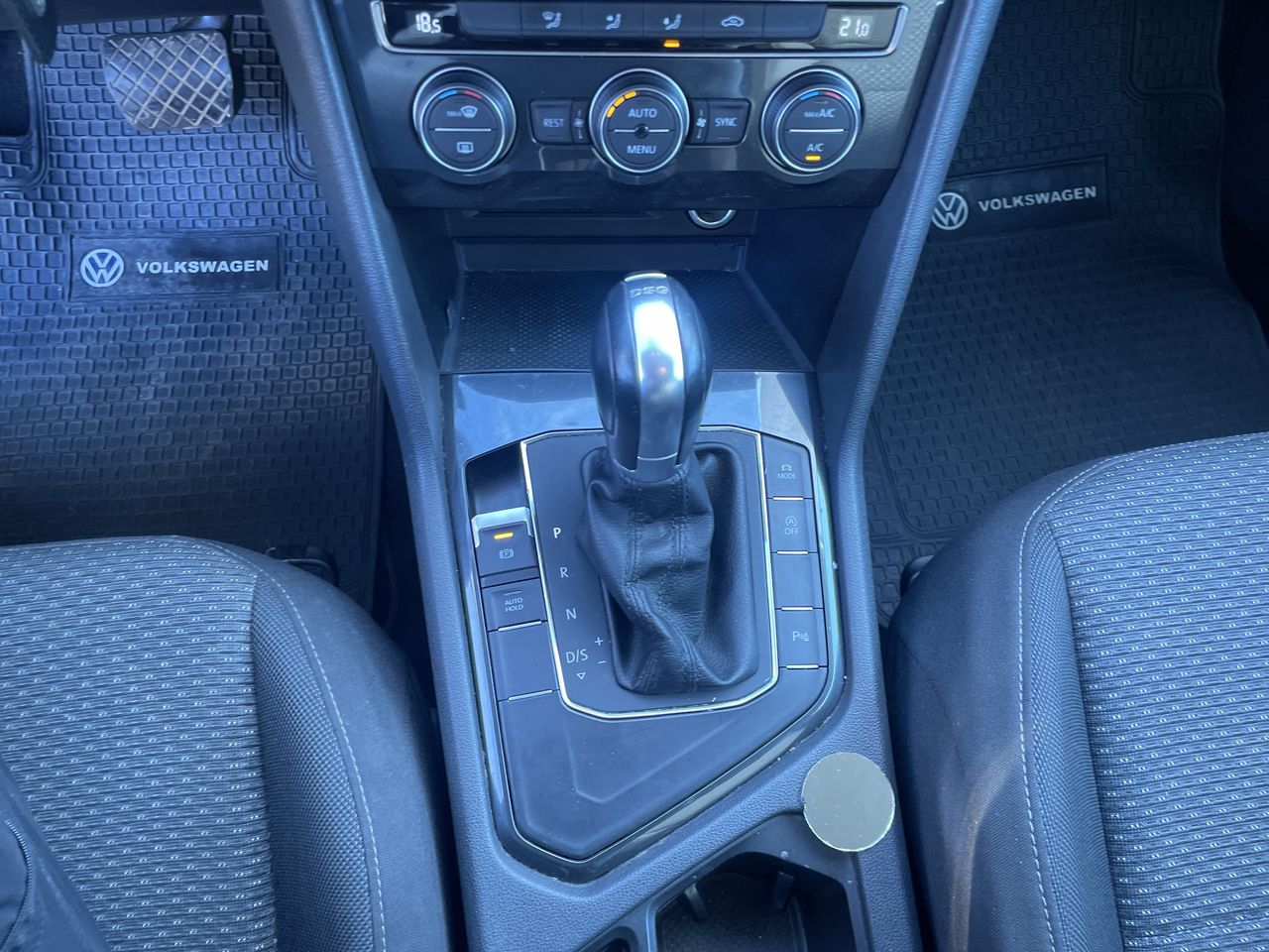 VOLKSWAGEN - 21