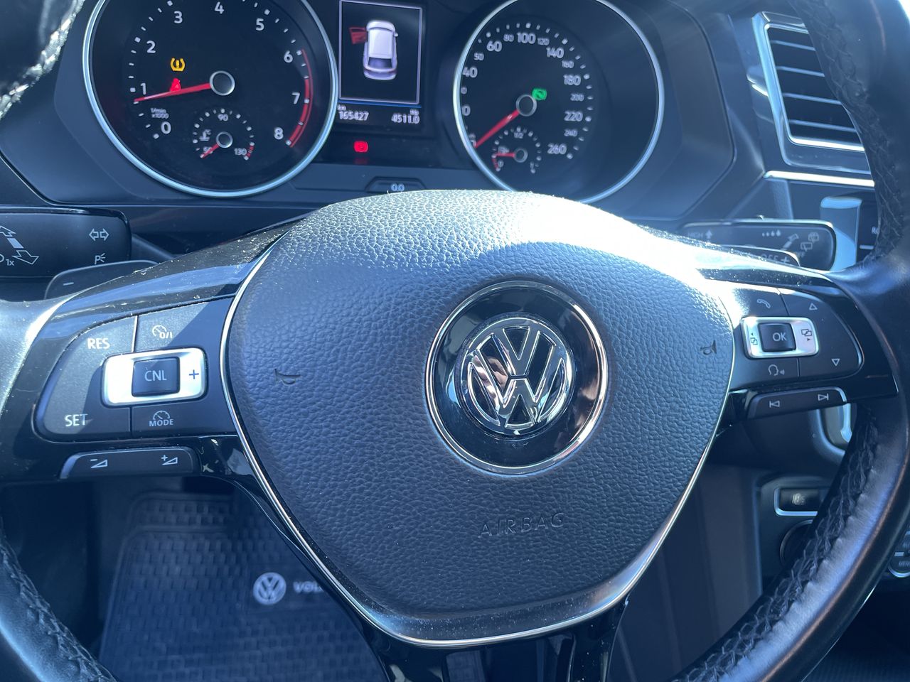 VOLKSWAGEN - 17