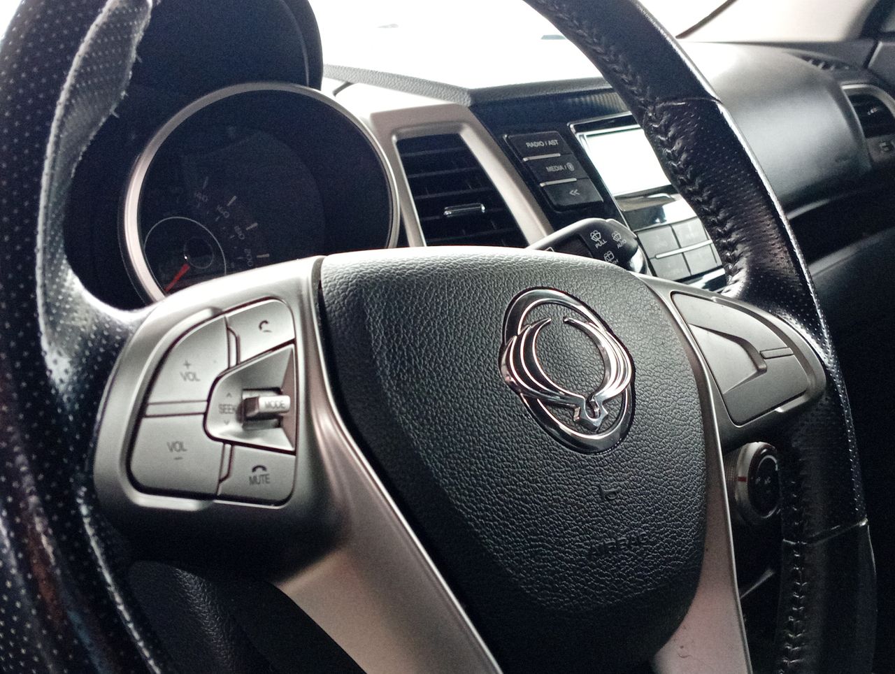 SSANGYONG - 18