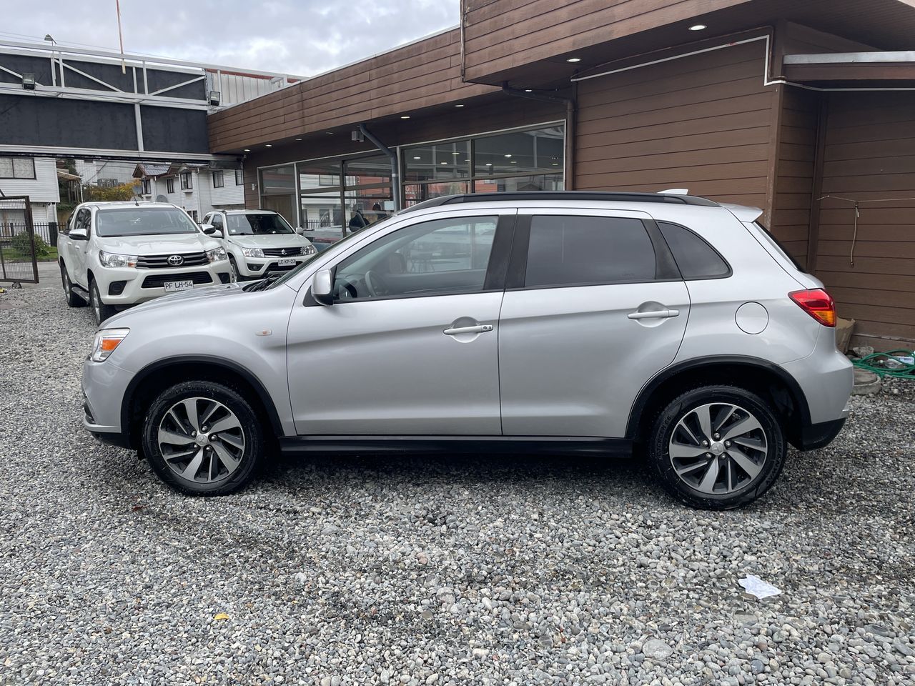 MITSUBISHI - 4