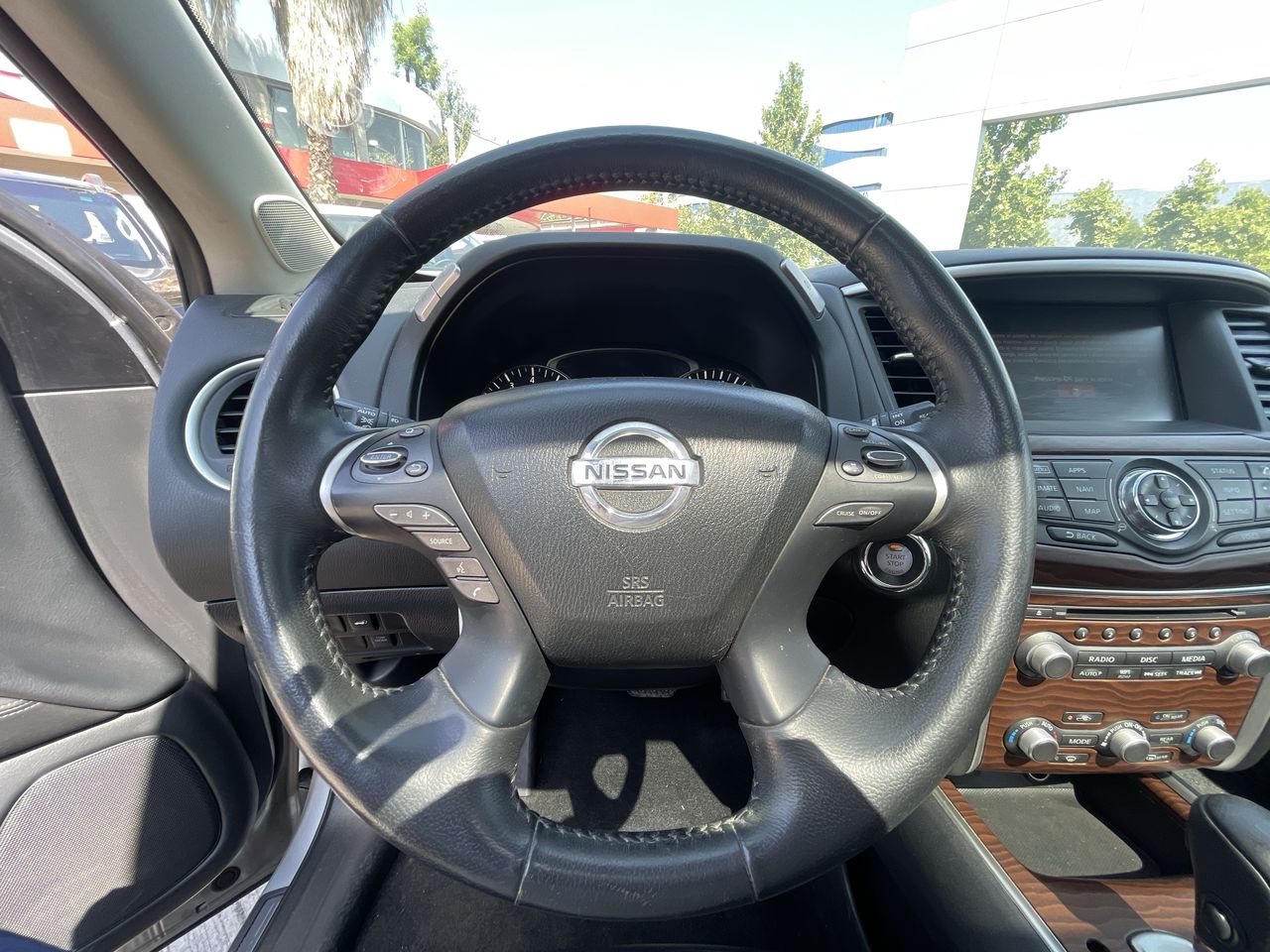 NISSAN - 24
