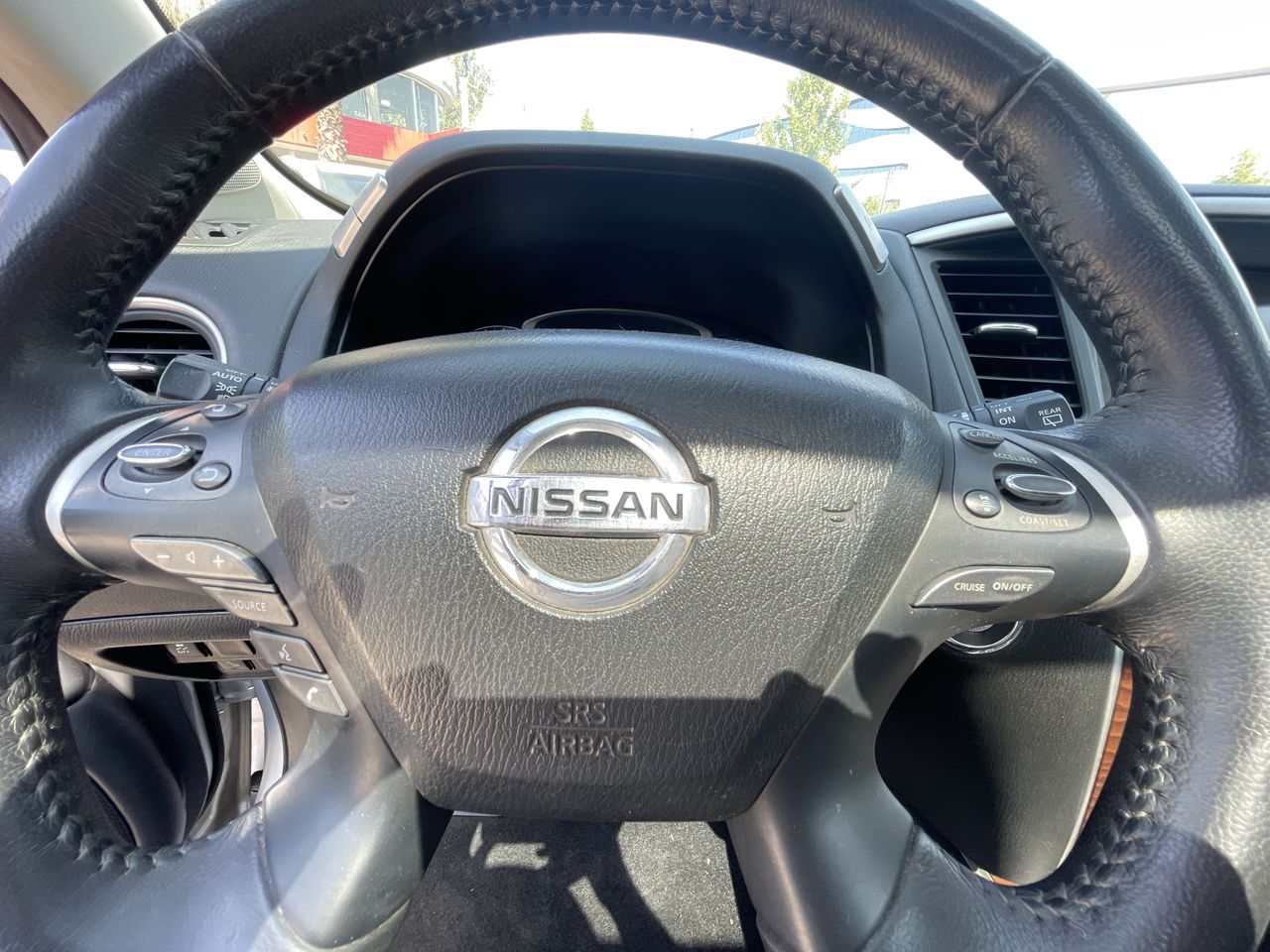 NISSAN - 25