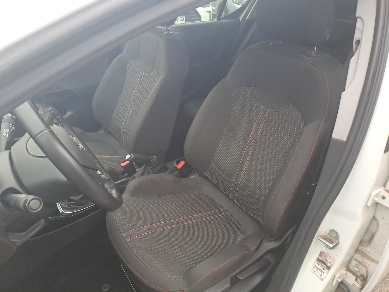 Opel Corsa — foto 18 de 26