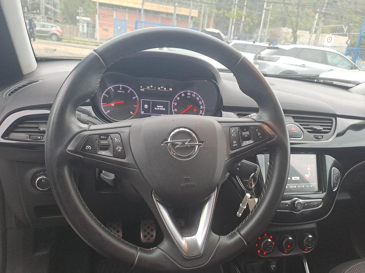 Opel Corsa — foto 19 de 26