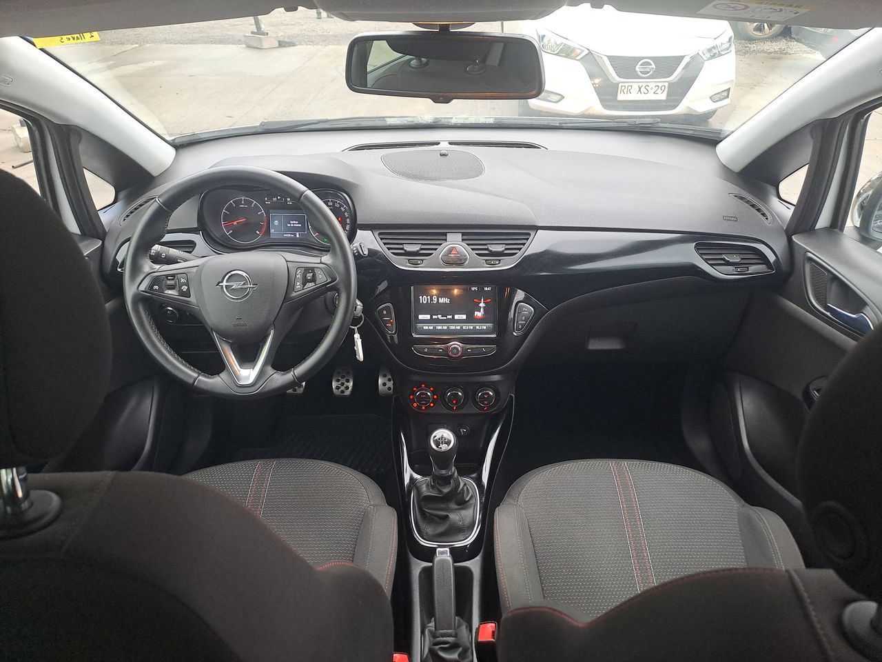 Opel Corsa — foto 10 de 26