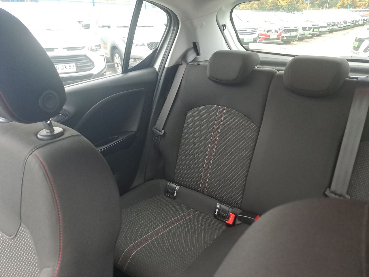 Opel Corsa — foto 13 de 26
