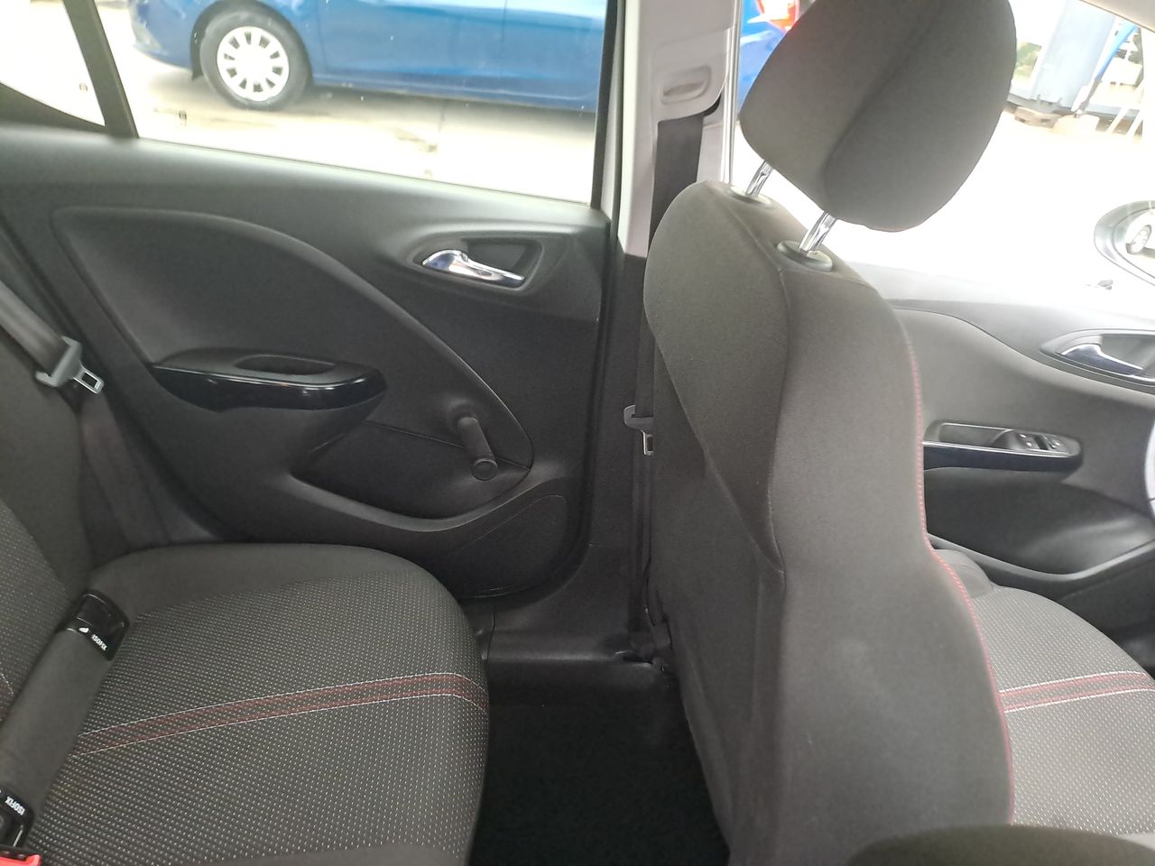 Opel Corsa — foto 16 de 26