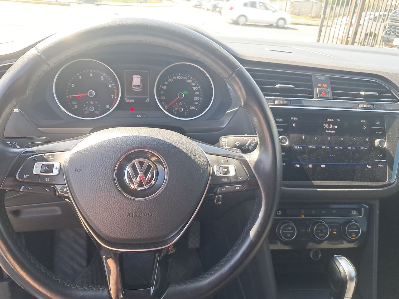 VOLKSWAGEN - 32