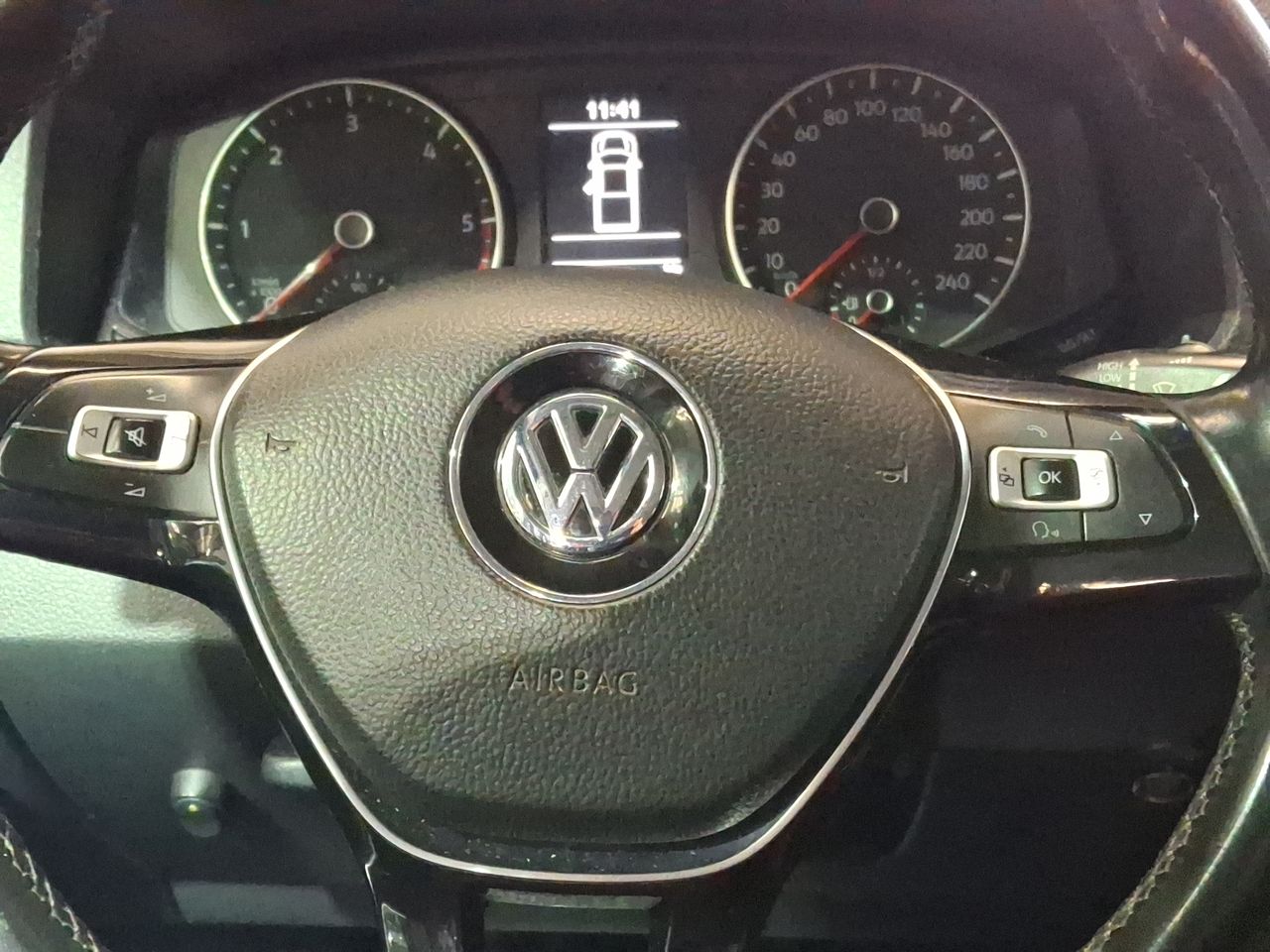 VOLKSWAGEN - 27