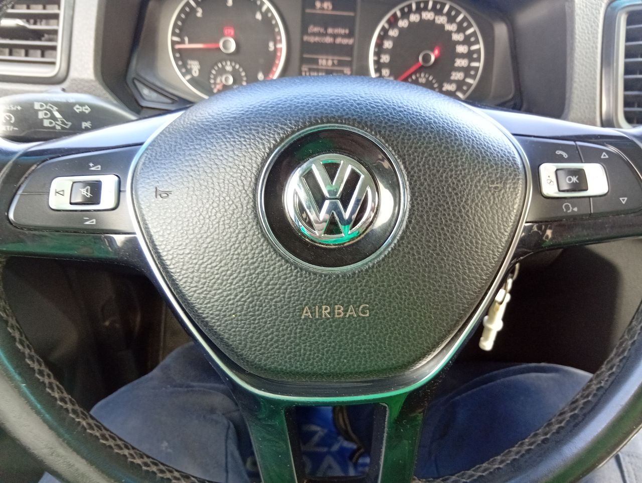 VOLKSWAGEN - 24