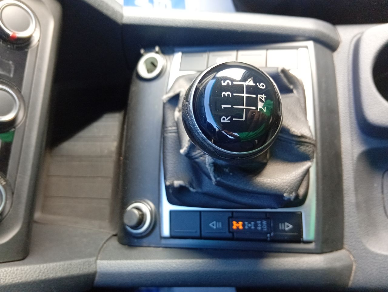 VOLKSWAGEN - 29
