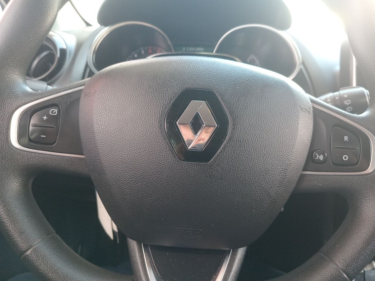 RENAULT - 26