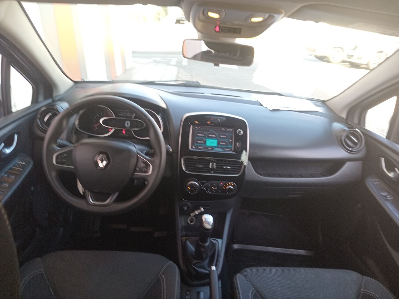 RENAULT - 32