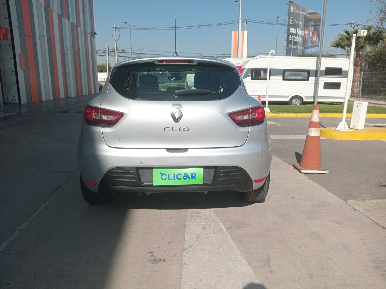 RENAULT - 6