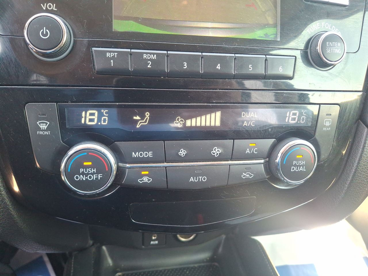 NISSAN - 28