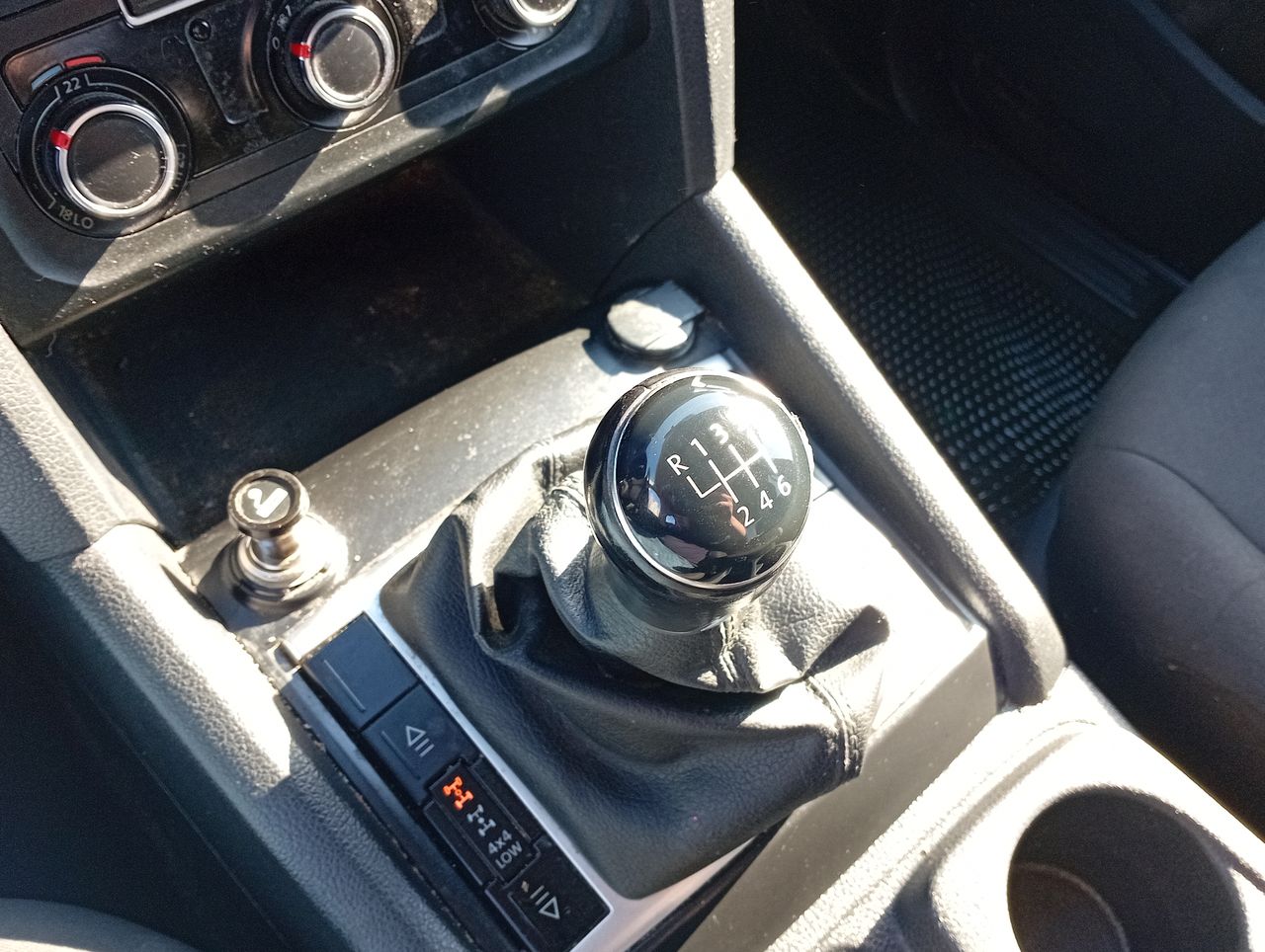 VOLKSWAGEN - 19
