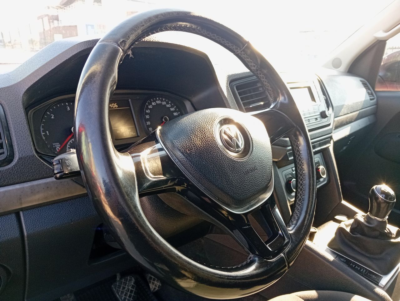 VOLKSWAGEN - 16