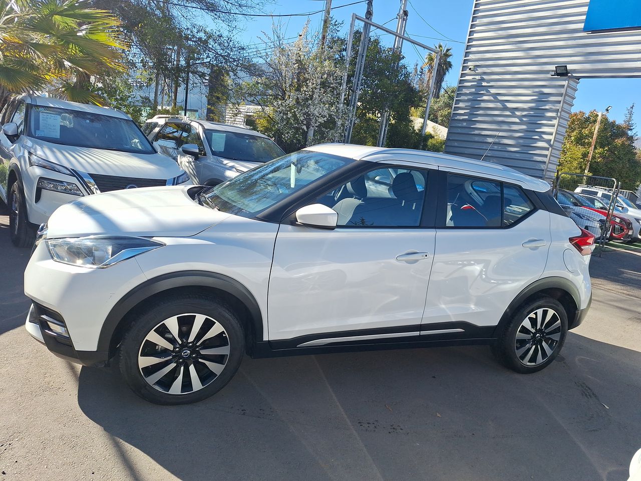 NISSAN - 4