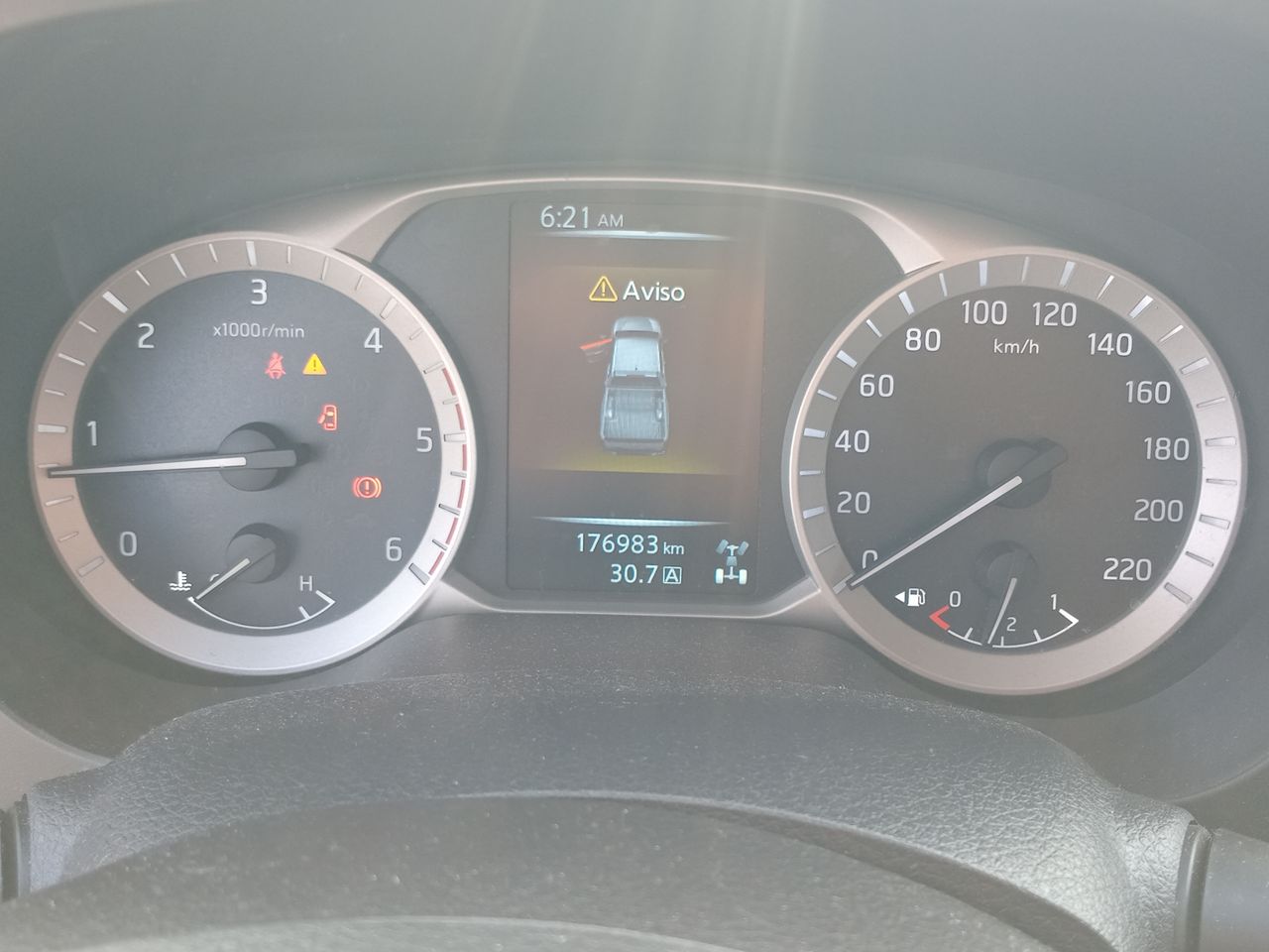 NISSAN - 26