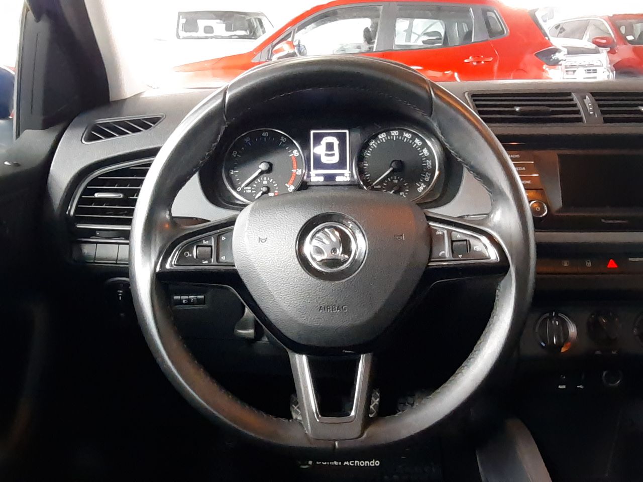 Škoda Fabia — foto 19 de 28