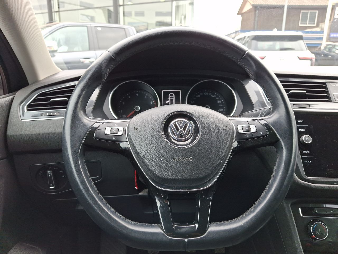 VOLKSWAGEN - 17