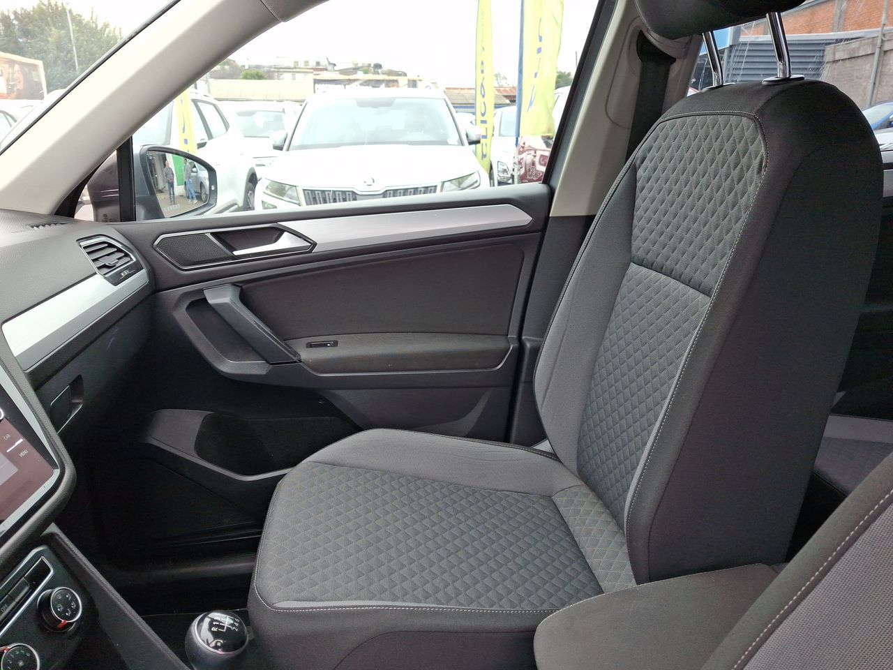 VOLKSWAGEN - 2