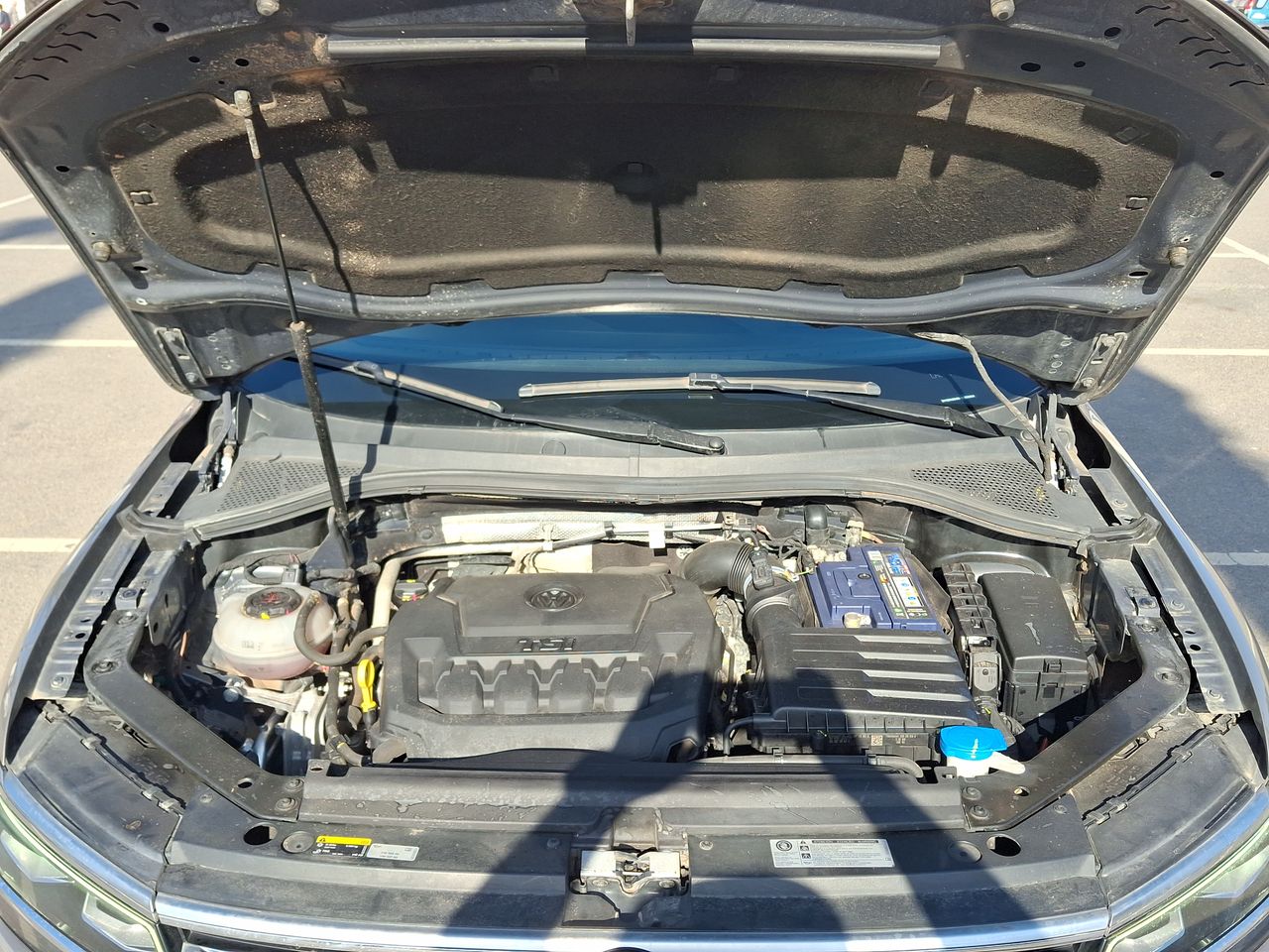 VOLKSWAGEN - 18