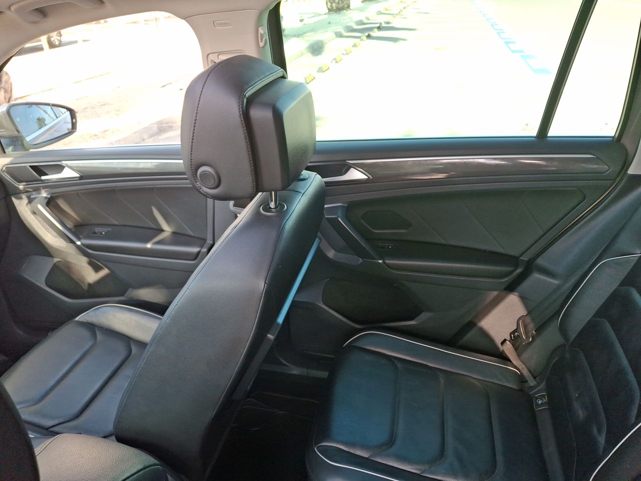 VOLKSWAGEN - 11