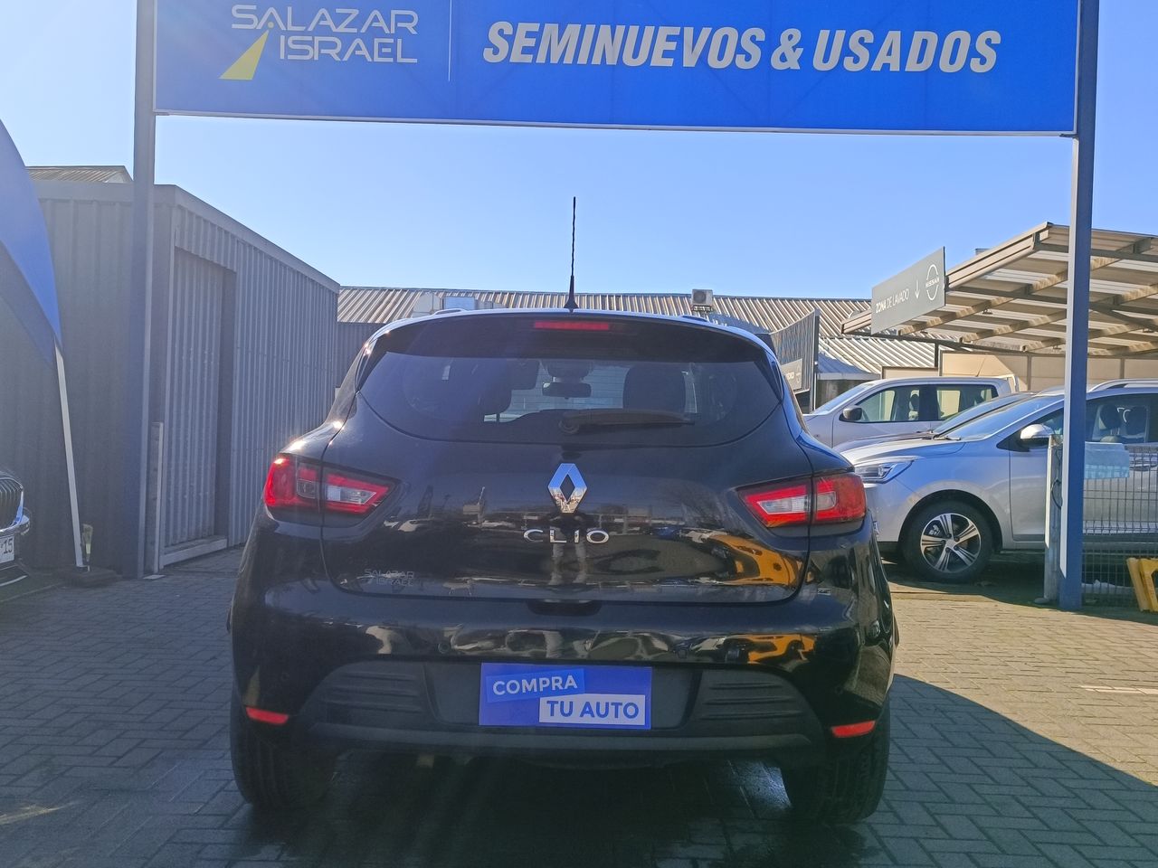 RENAULT - 6