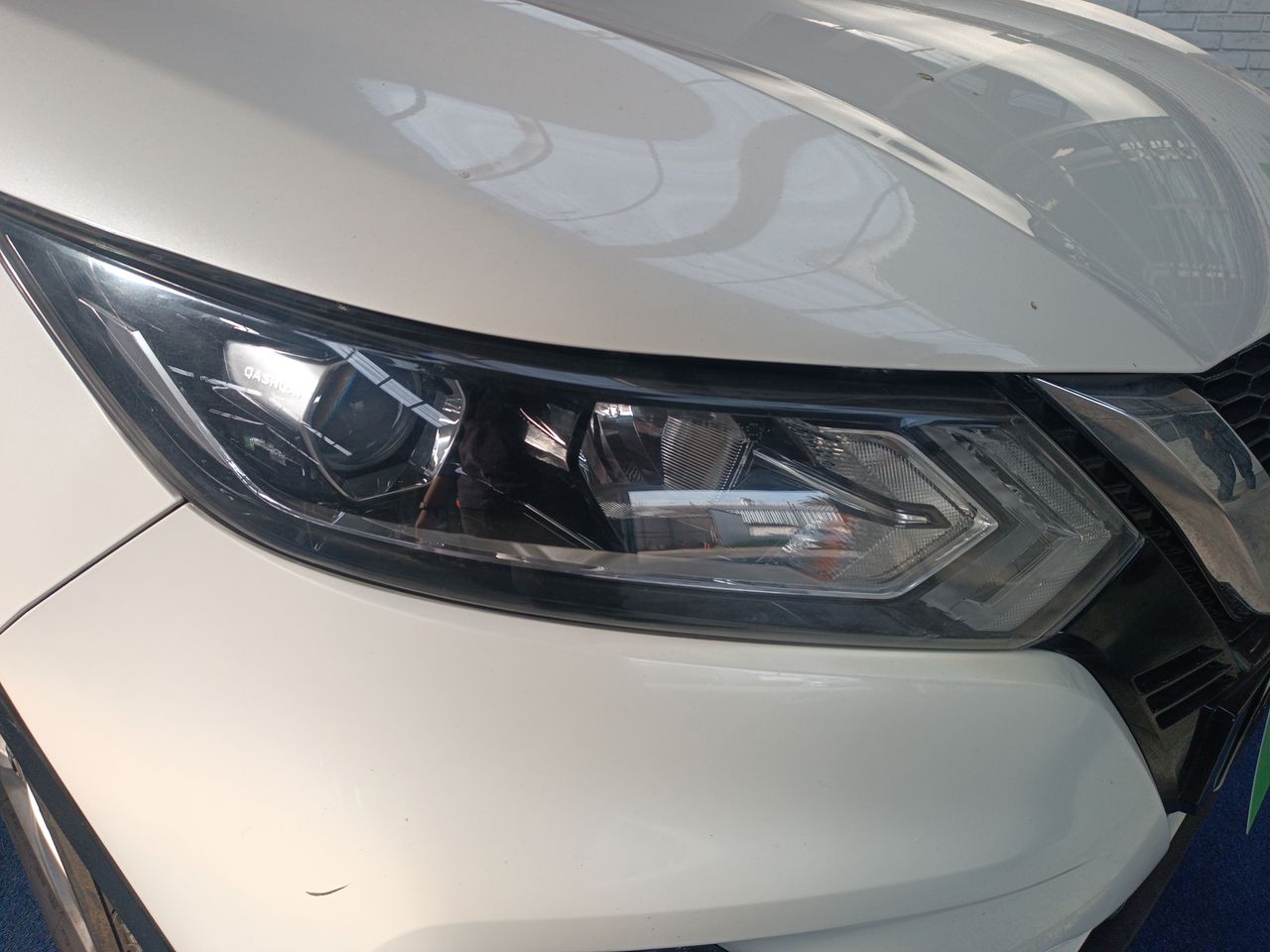NISSAN - 19
