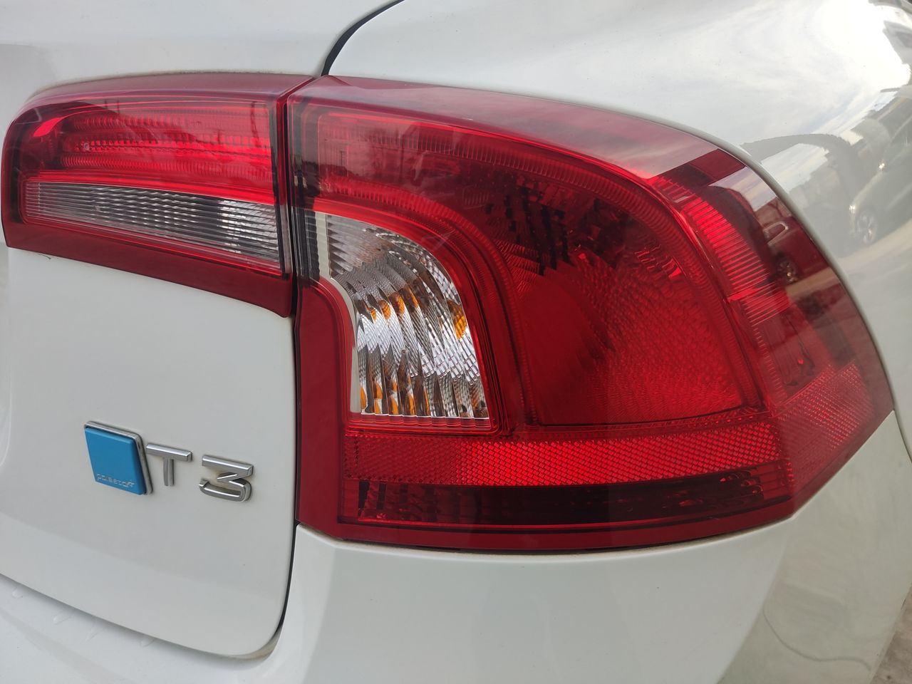 VOLVO - 25
