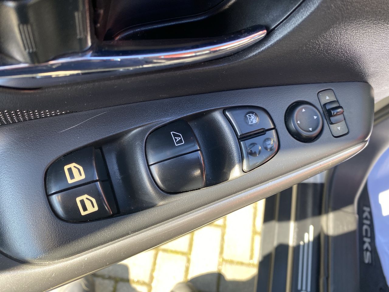 NISSAN - 21