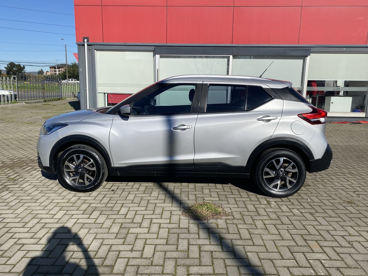 NISSAN - 4