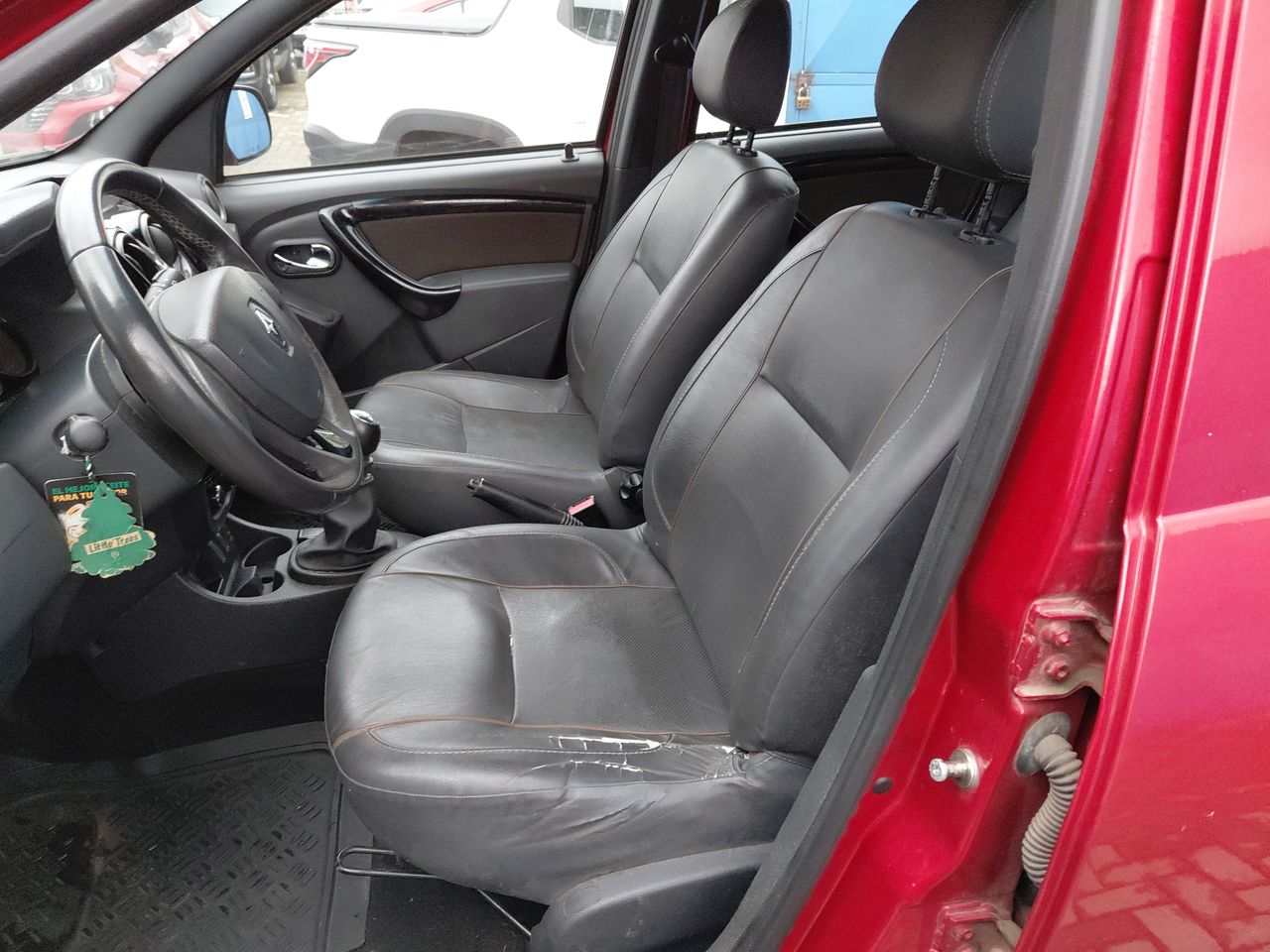 Renault Duster — foto 14 de 24