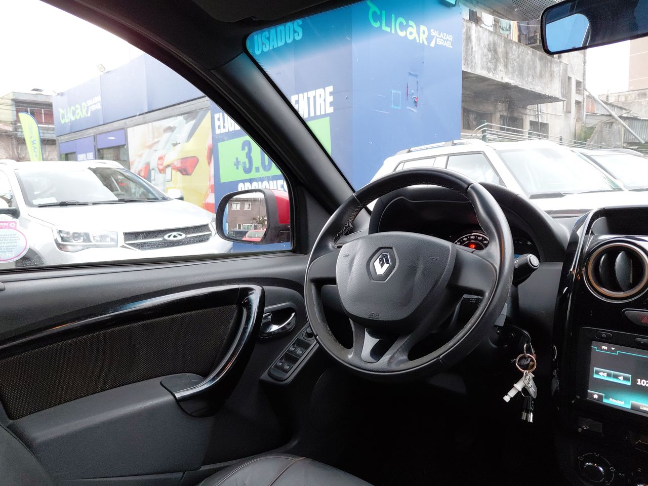 Renault Duster — foto 7 de 24
