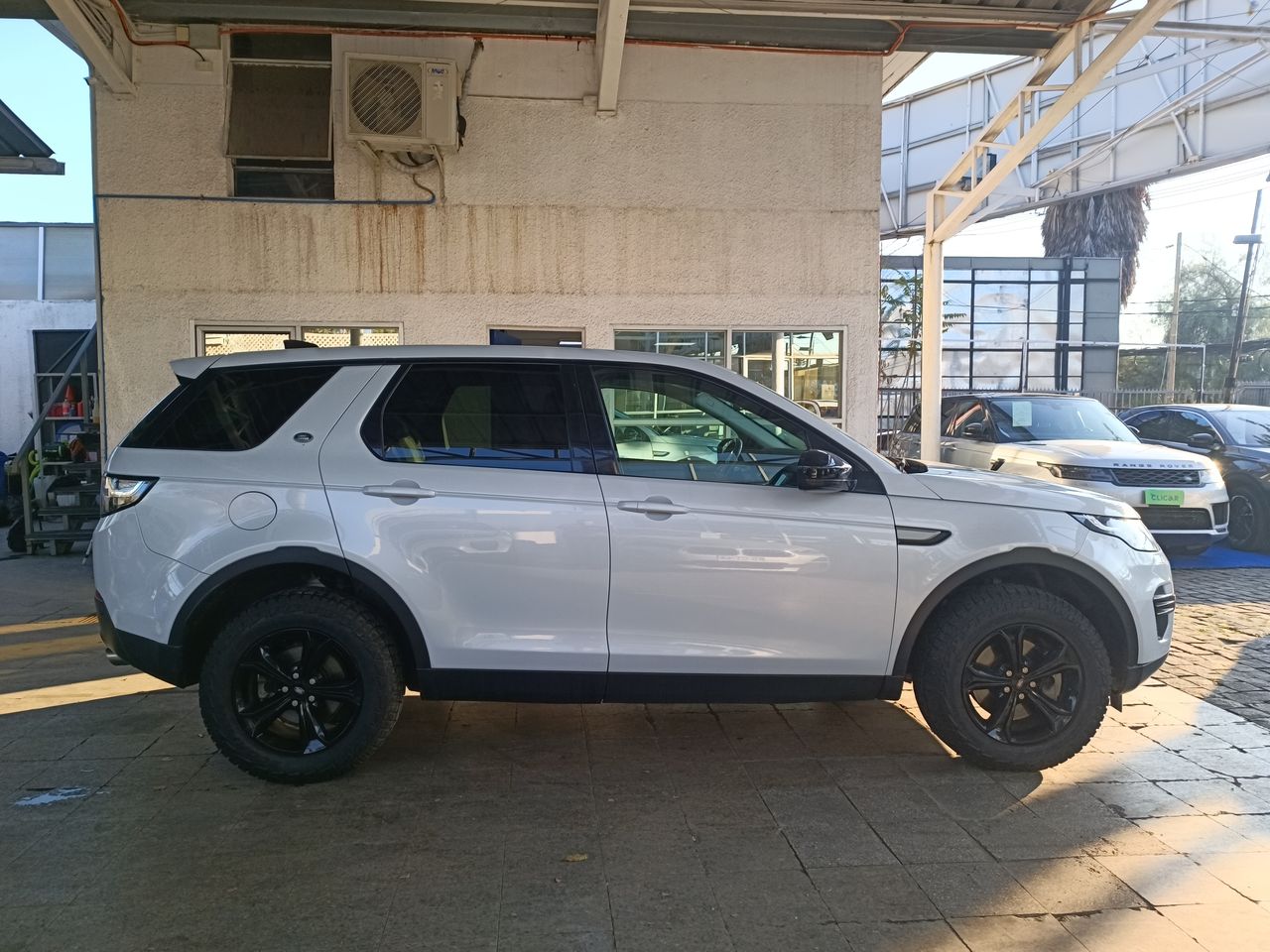 LAND ROVER - 8