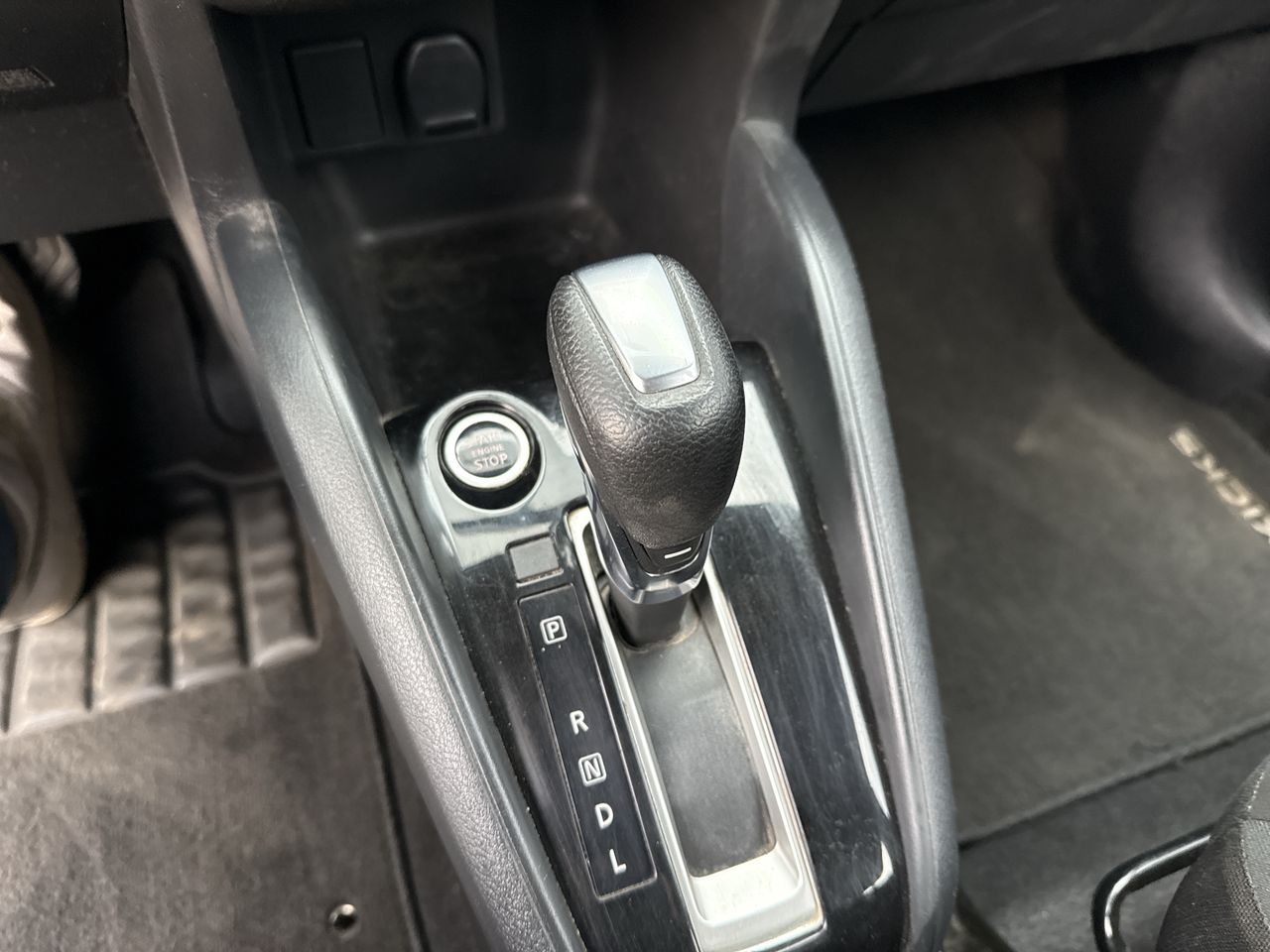 NISSAN - 22