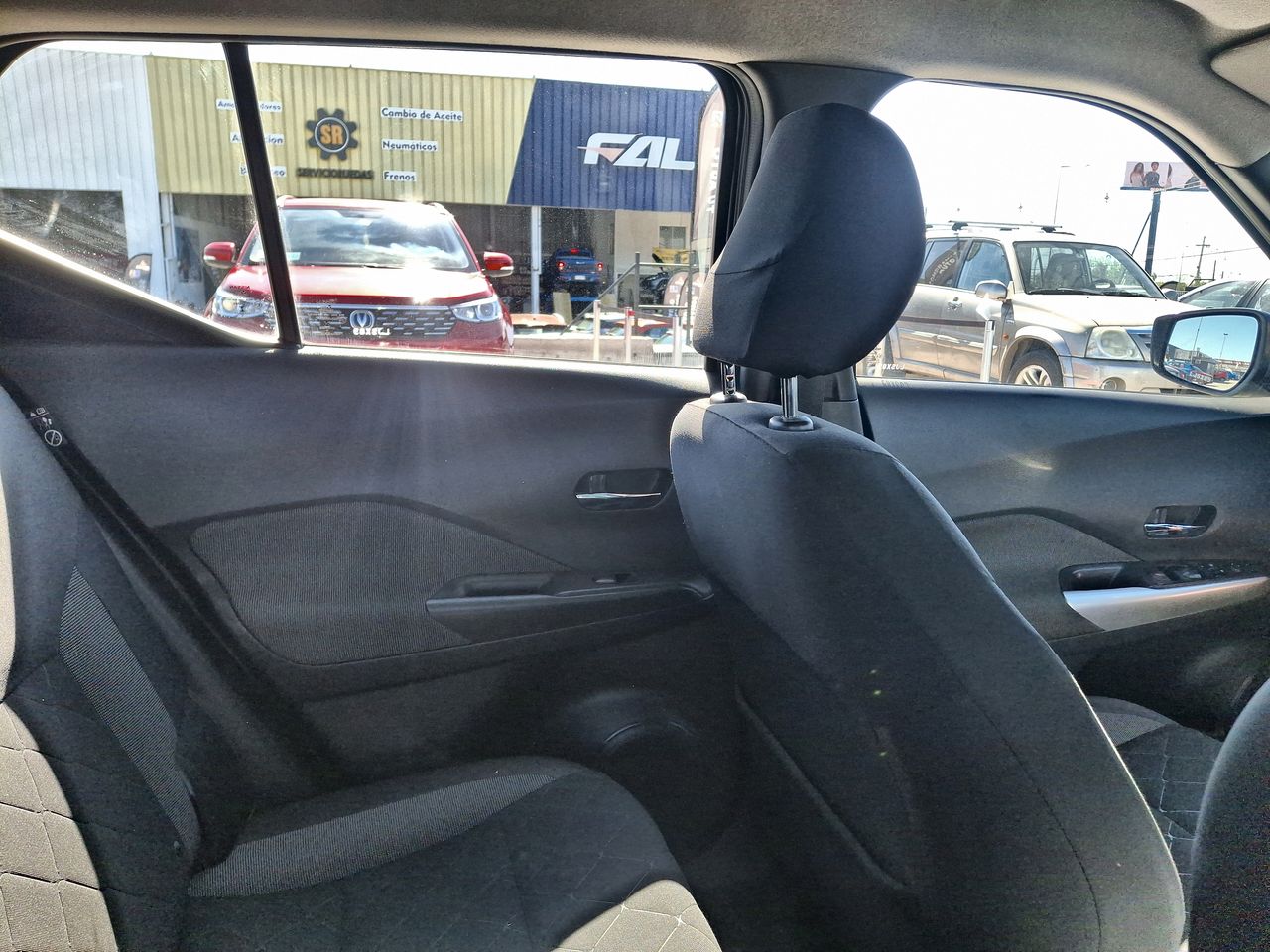 NISSAN - 15