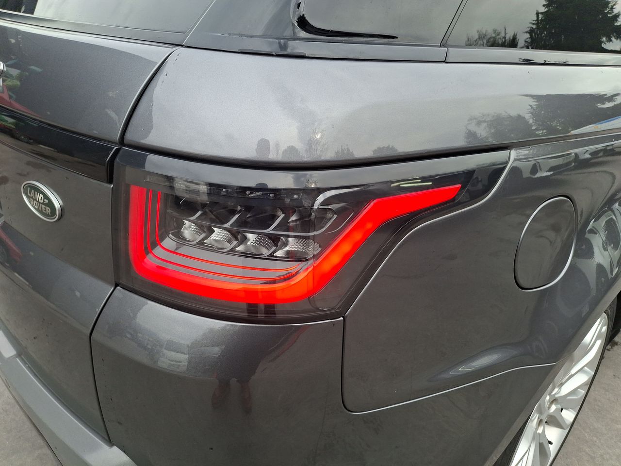 LAND ROVER - 18