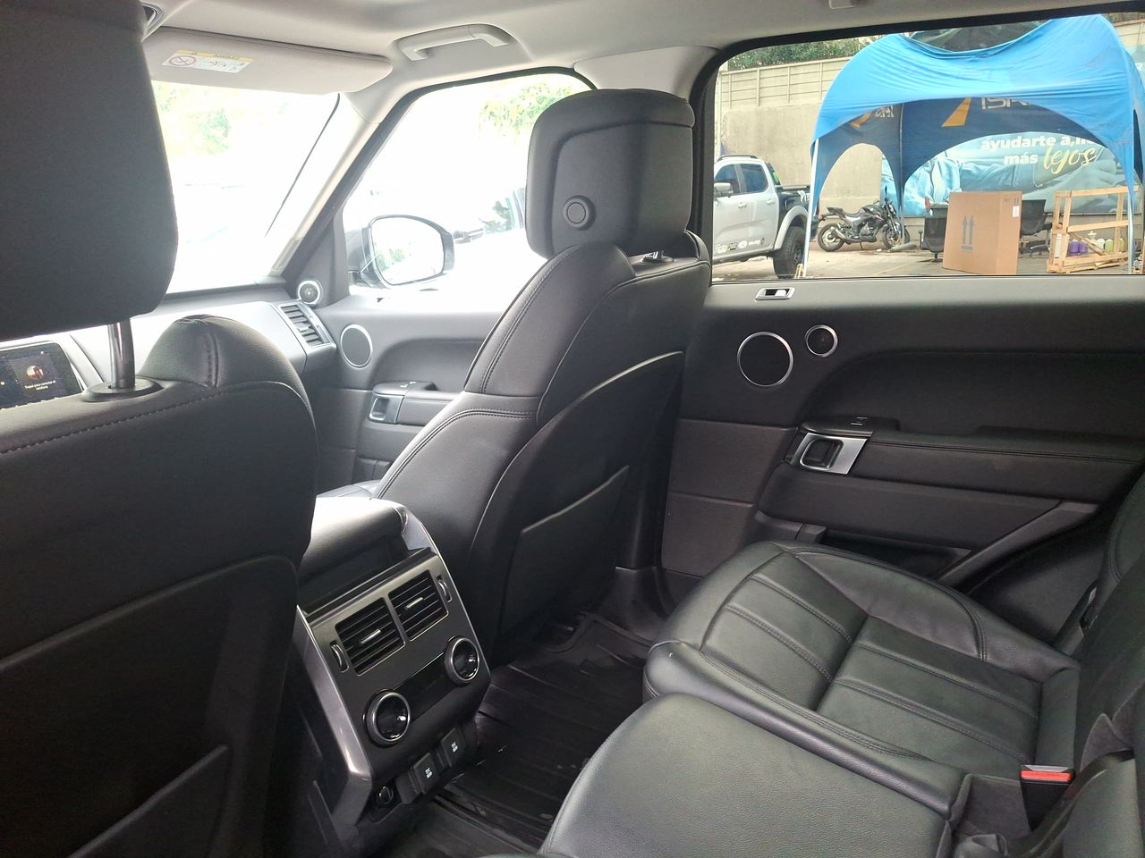 LAND ROVER - 10