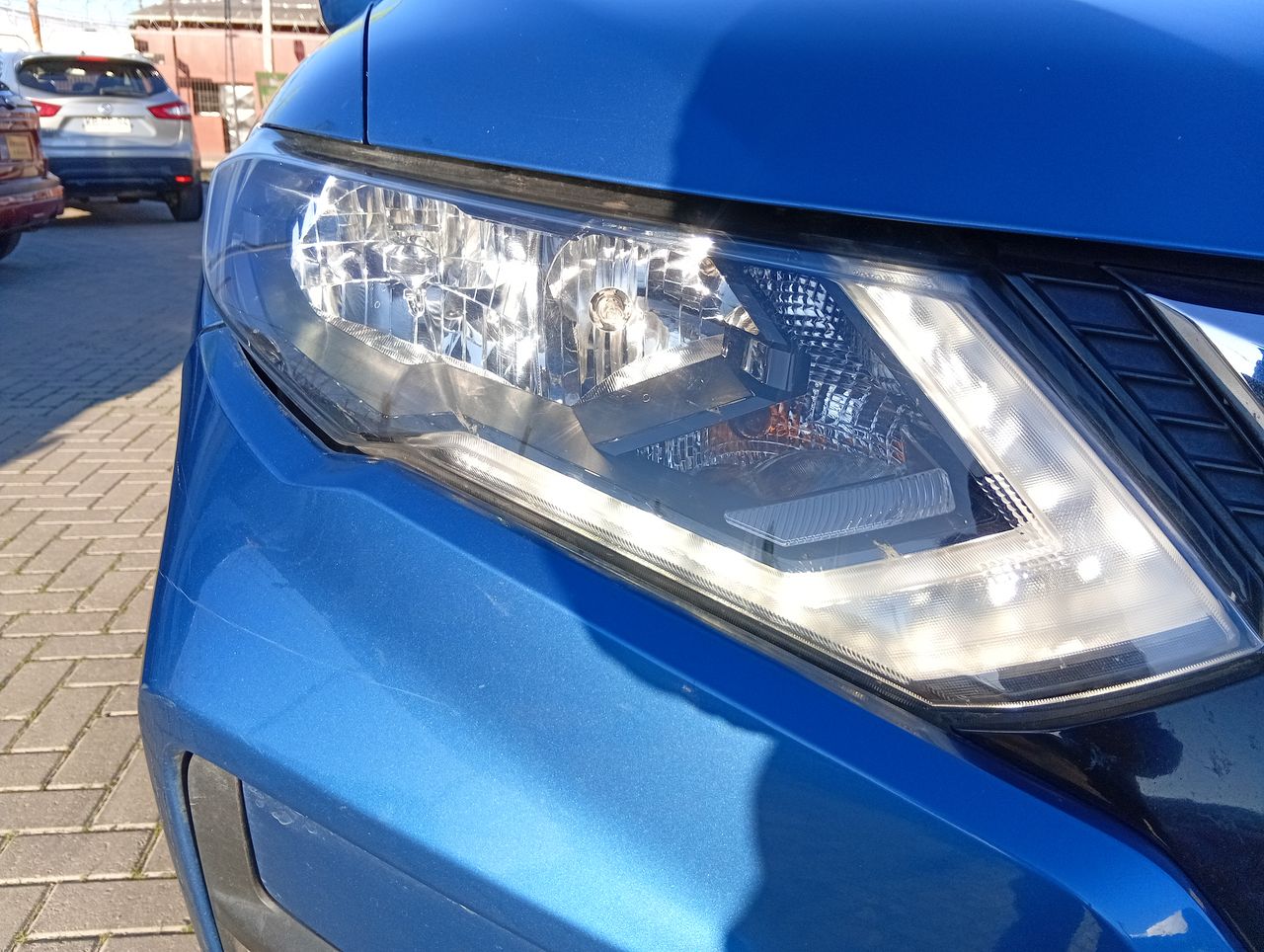 NISSAN - 16