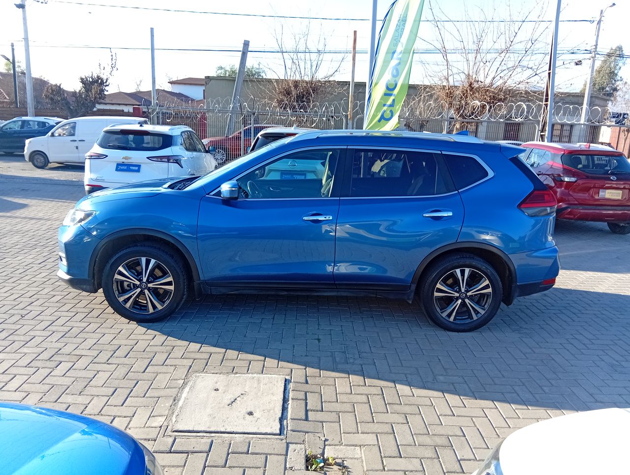 NISSAN - 4